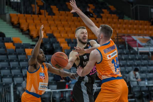 打入18球 打入18球