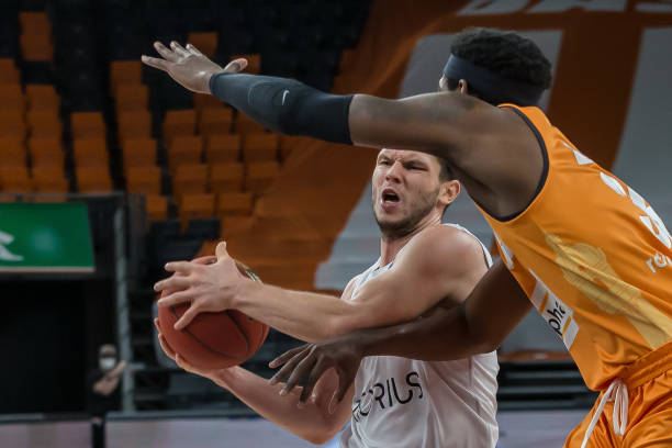 事或许都在 事或许都在